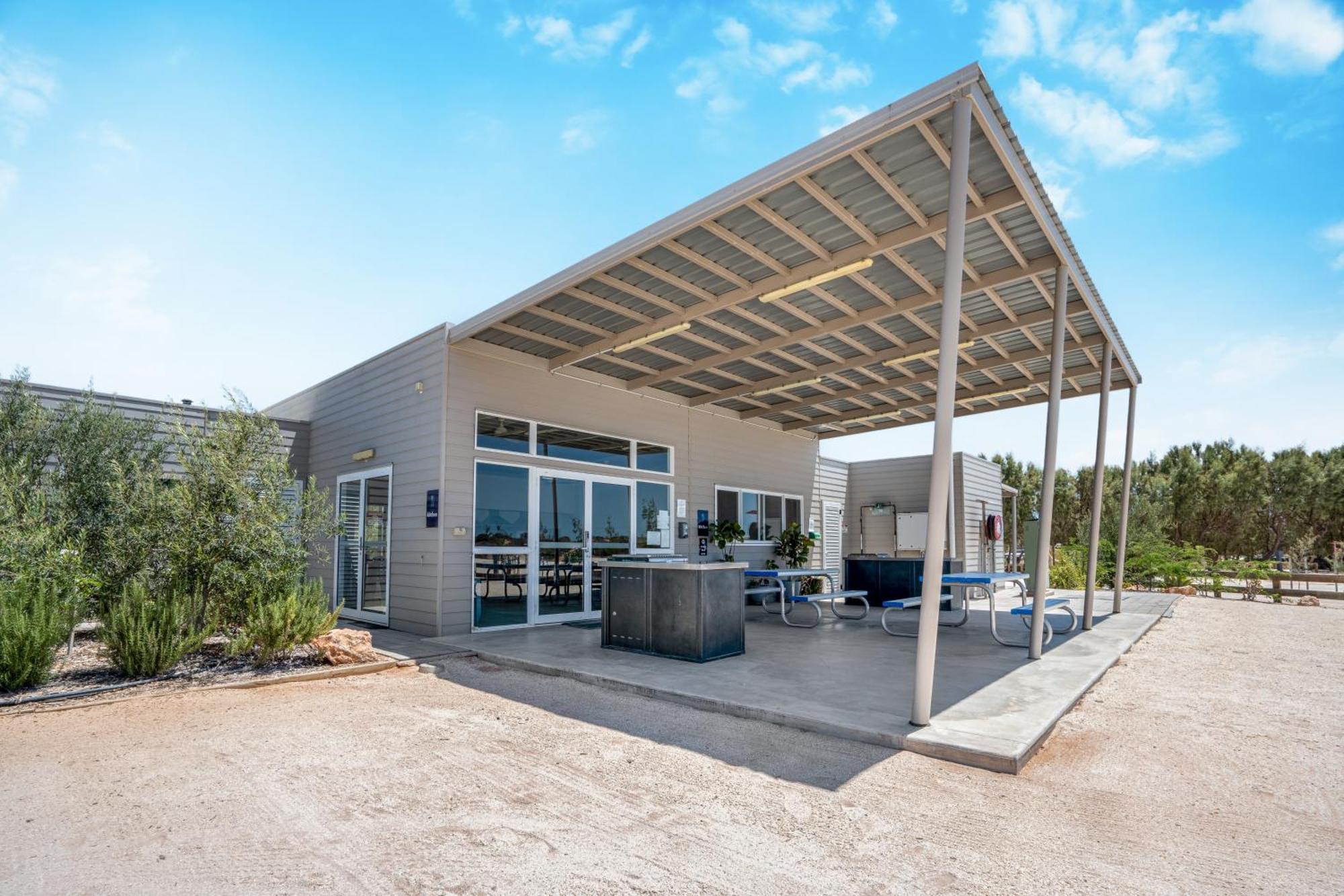 Tasman Holiday Parks - Denham Seaside Екстериор снимка