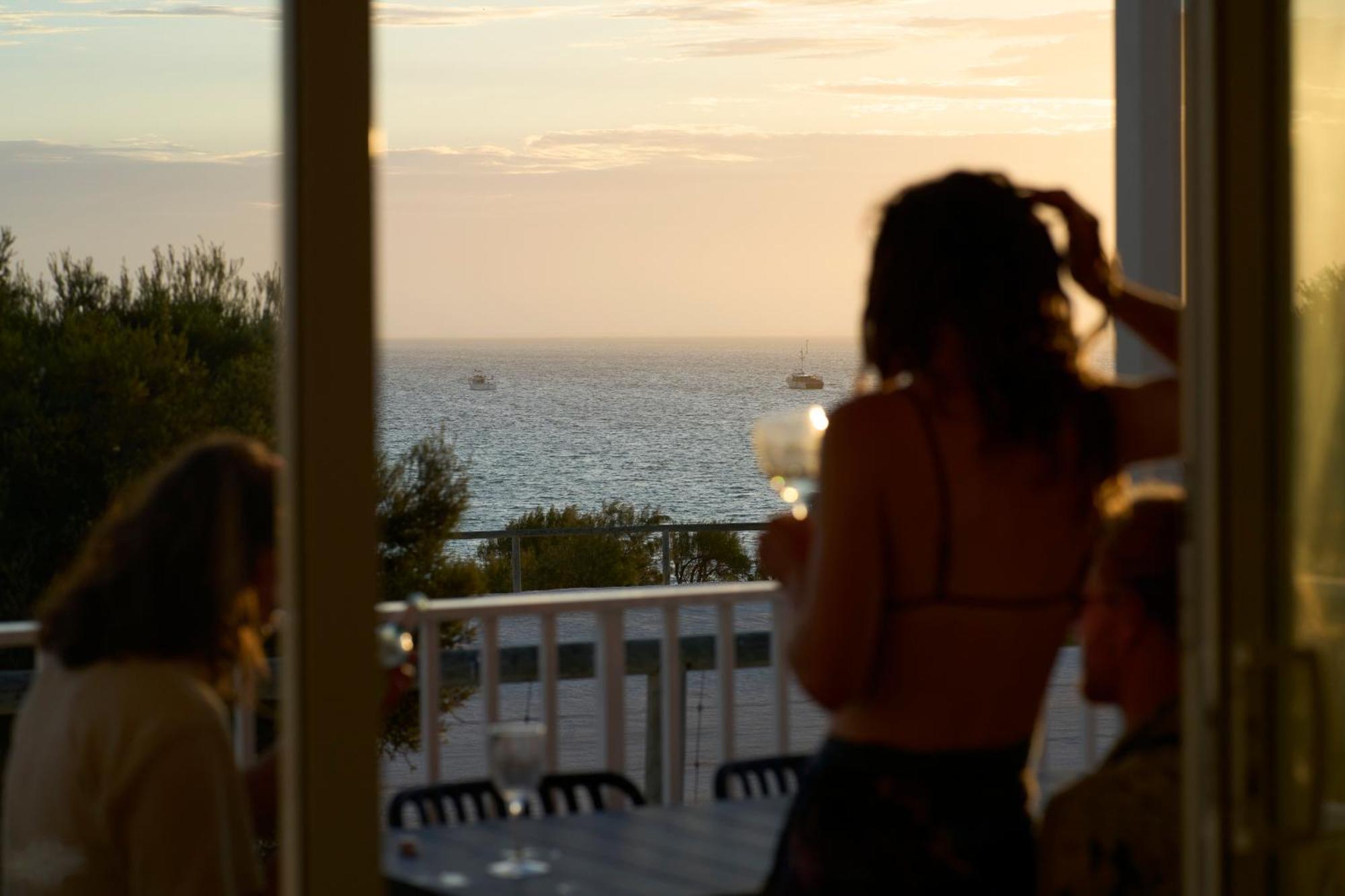 Tasman Holiday Parks - Denham Seaside Екстериор снимка